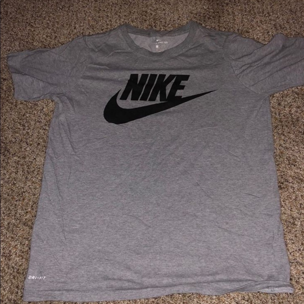 Nike tee